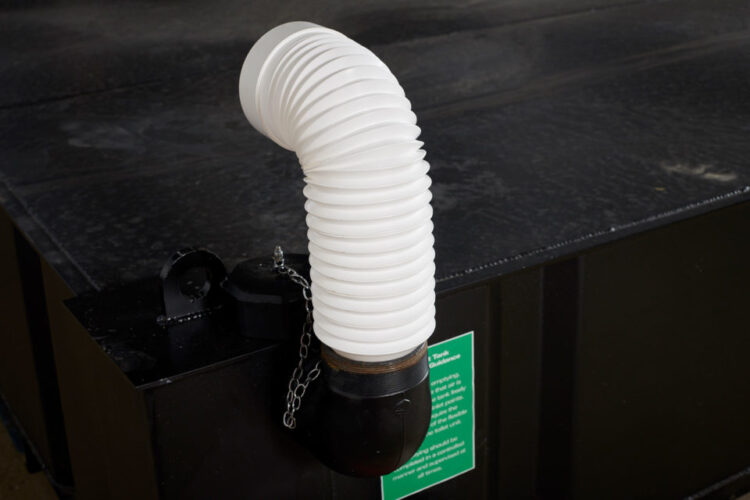 682-waste-tank-for-site-toilets-9-960x640-1-750x500